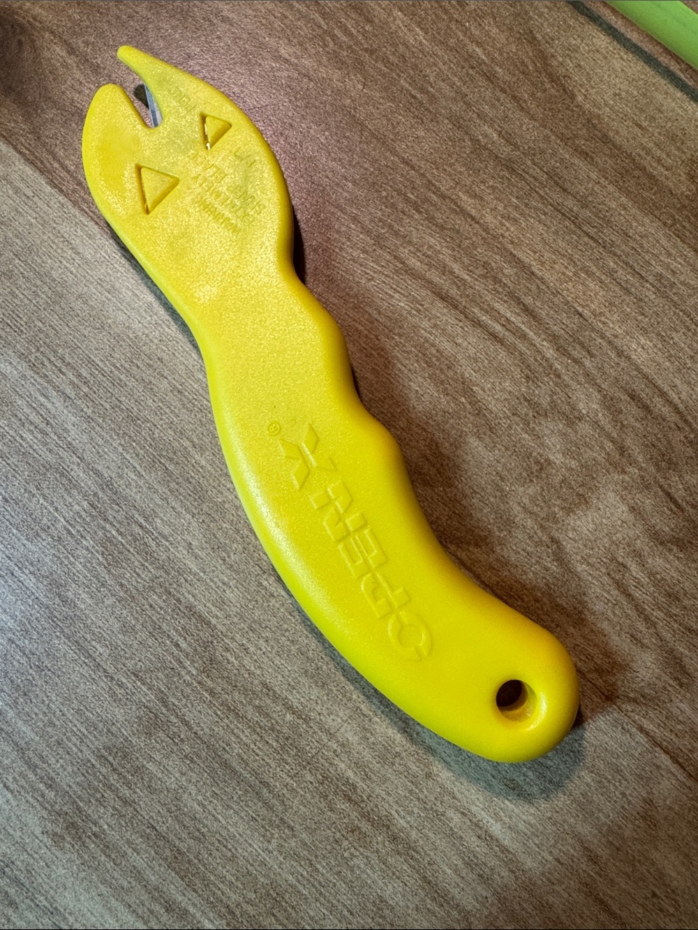 Yellow Safety Cutter - Picture 4 of 5